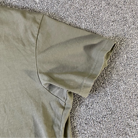 Uniqlo Green Men's Short Sleeve Tee L Minimalist Athleisure Neutral Performance - Picture 5 of 9